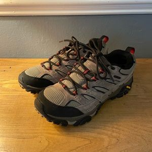 Merrell Moab 3 Waterproof Men’s 8 US Dark Brown Maroon. Like new only worn once